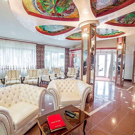 Hotel Roco Izvin Bagian luar foto