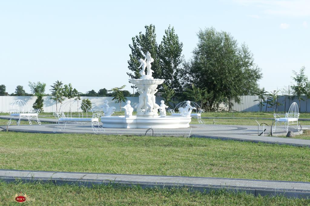 Hotel Roco Izvin Bagian luar foto