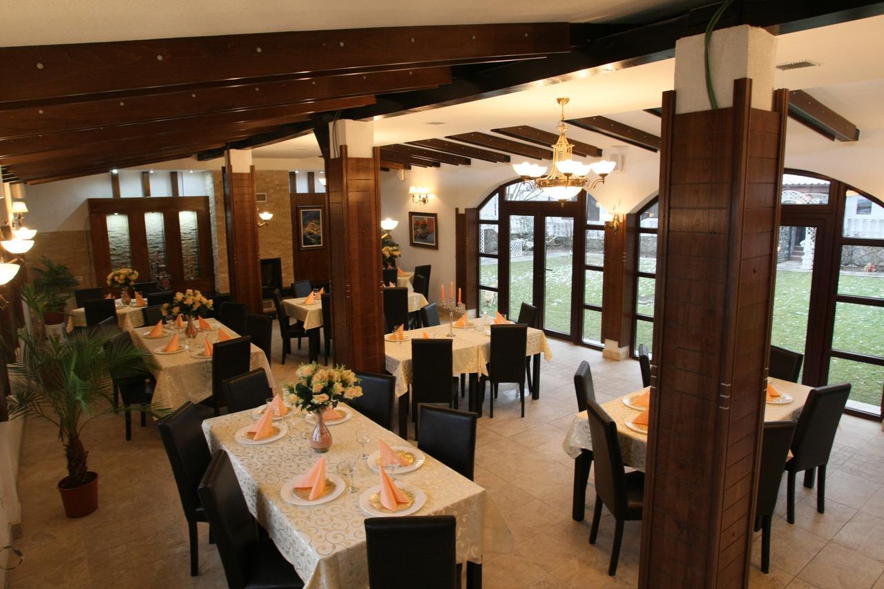 Hotel Roco Izvin Bagian luar foto