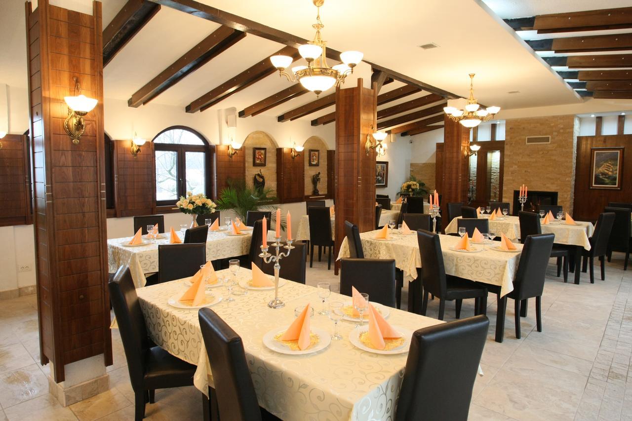 Hotel Roco Izvin Bagian luar foto