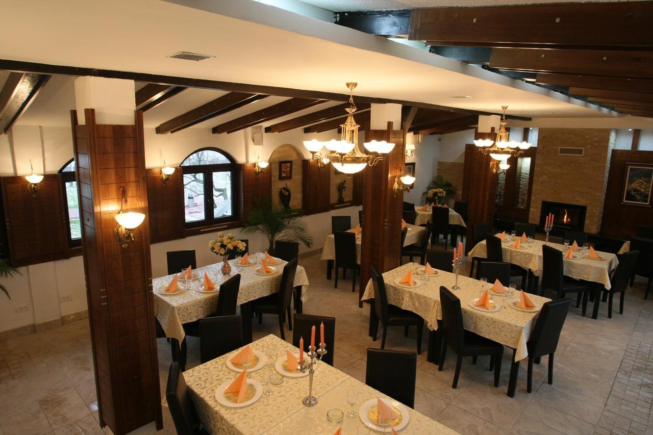 Hotel Roco Izvin Bagian luar foto