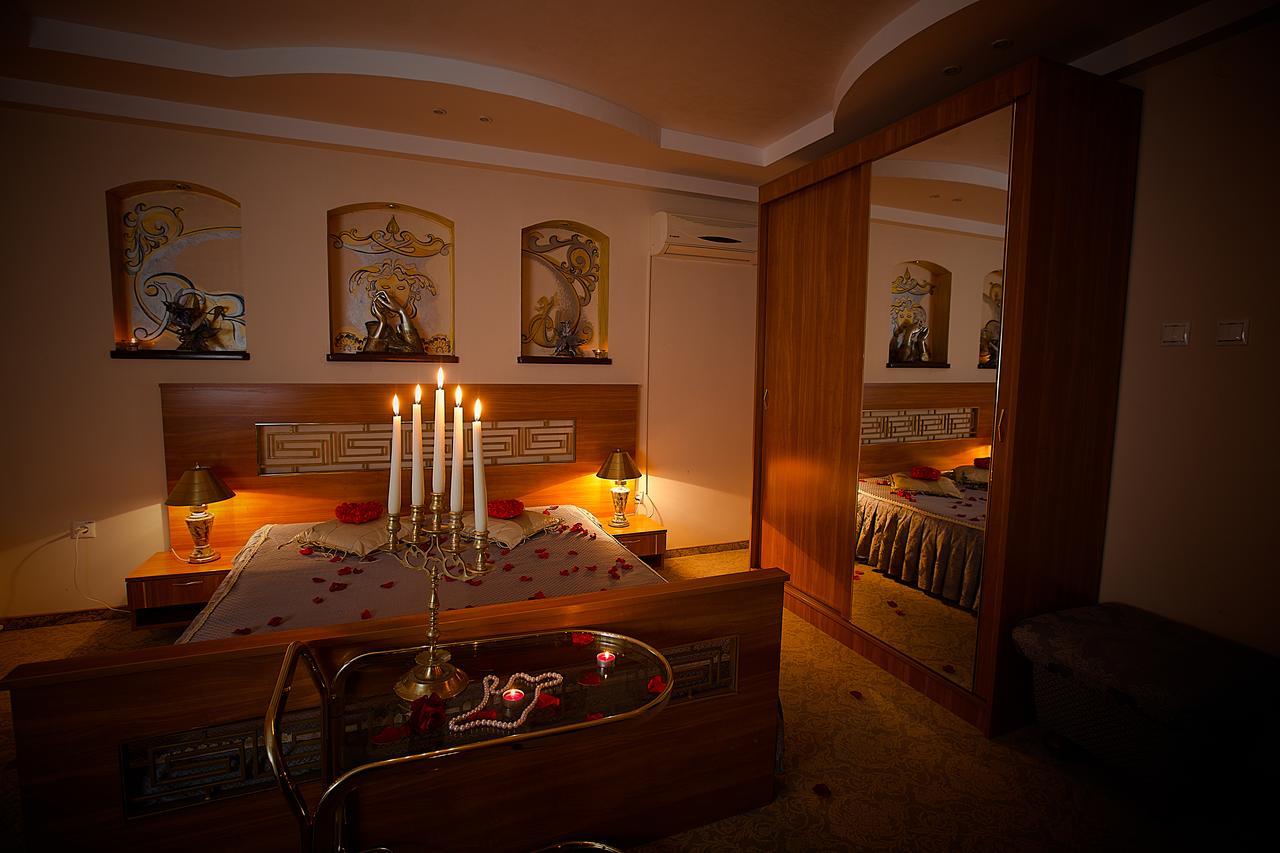 Hotel Roco Izvin Bagian luar foto