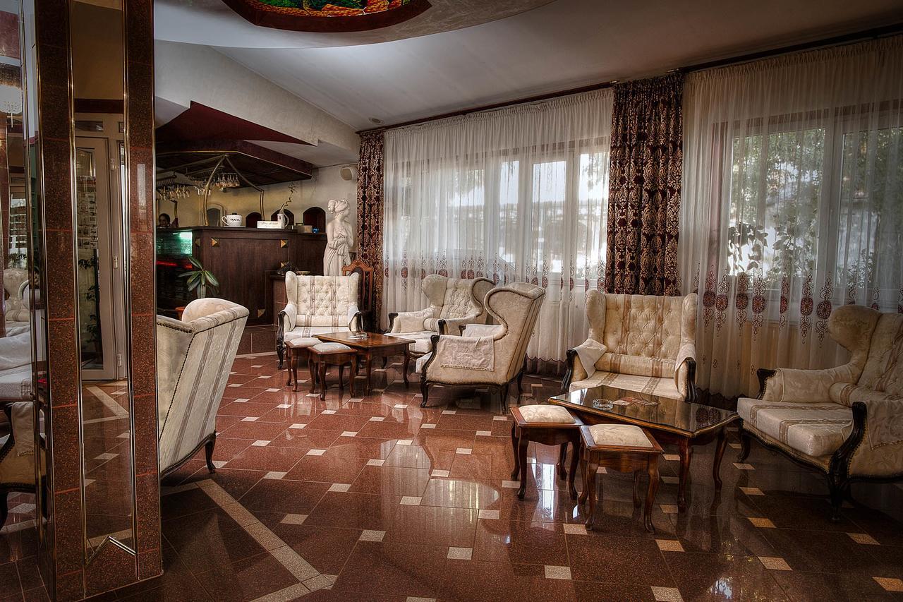 Hotel Roco Izvin Bagian luar foto