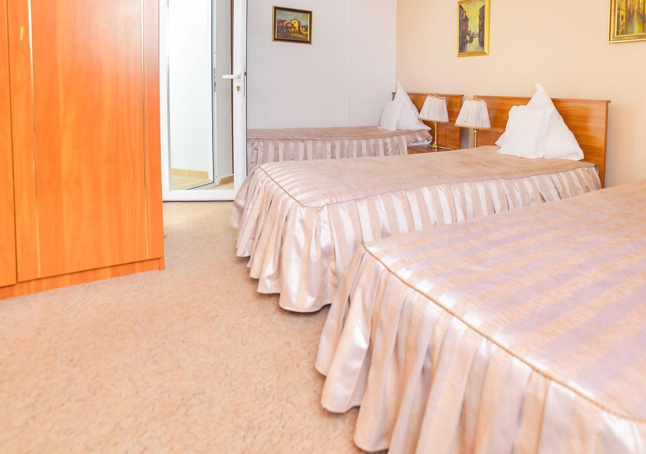 Hotel Roco Izvin Bagian luar foto