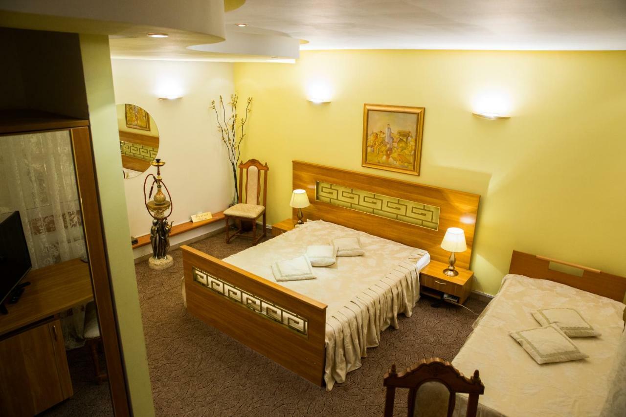 Hotel Roco Izvin Bagian luar foto