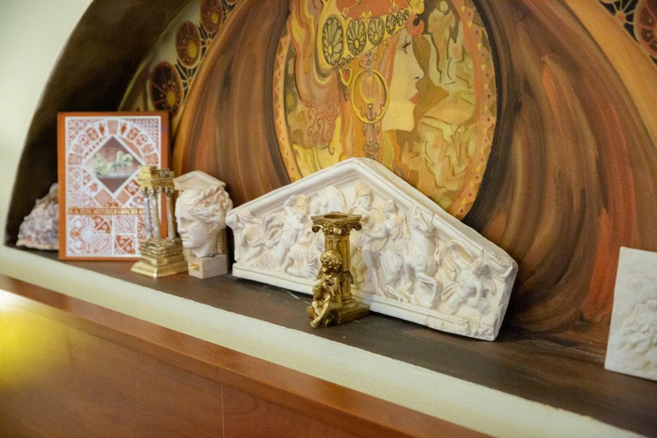 Hotel Roco Izvin Bagian luar foto