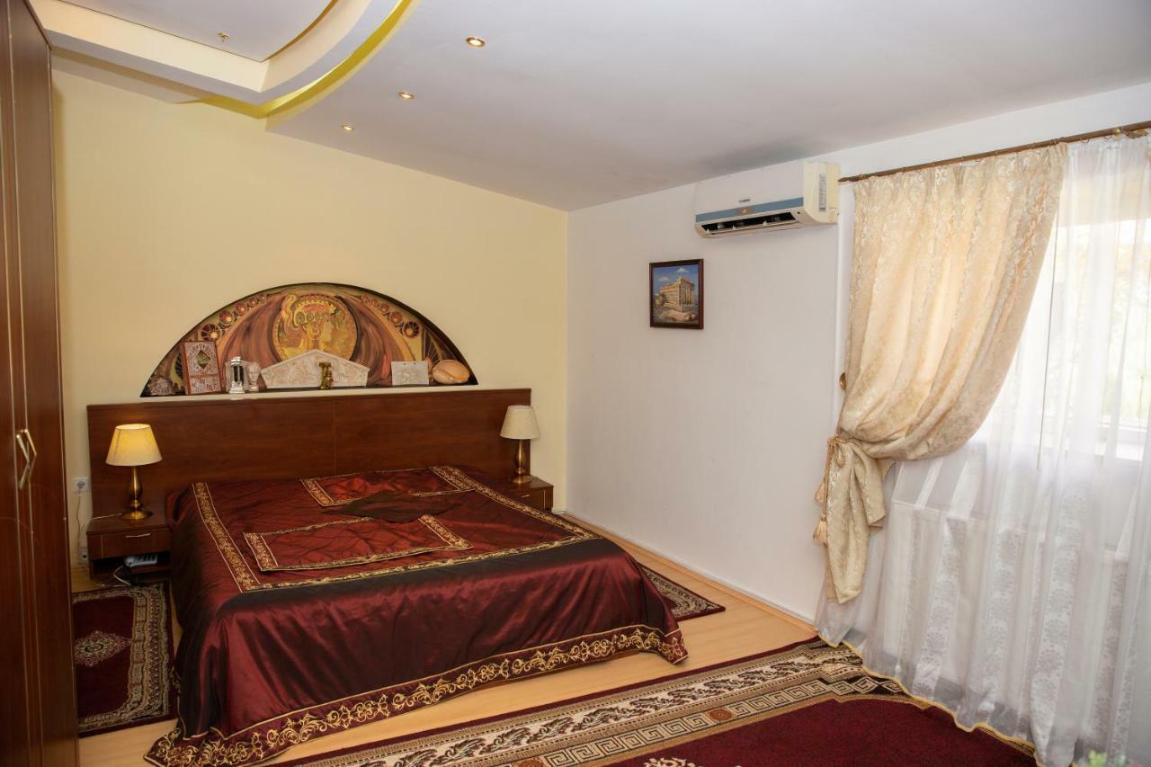 Hotel Roco Izvin Bagian luar foto