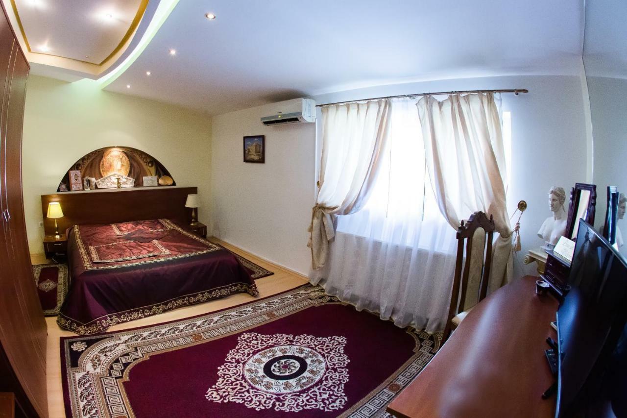 Hotel Roco Izvin Bagian luar foto